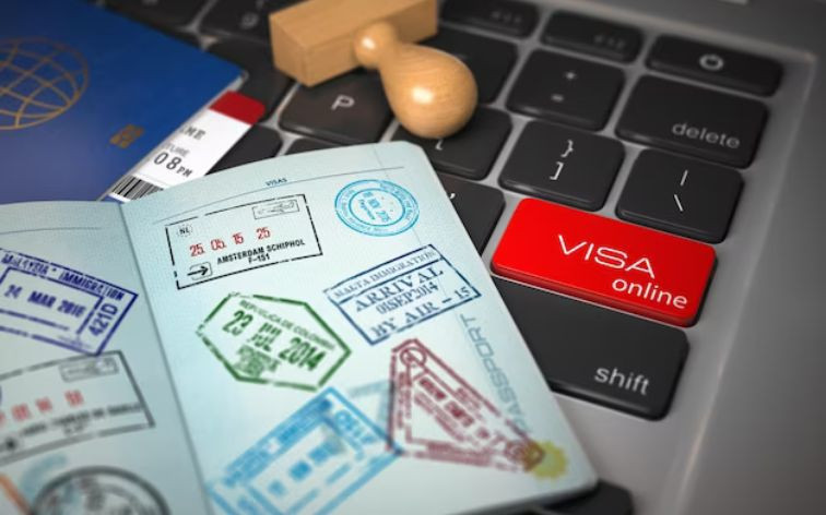 Những lưu ý về hồ sơ xin visa du lịch Canada