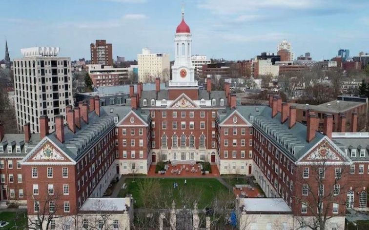 Harvard University - ngôi trường danh tiếng tại Mỹ