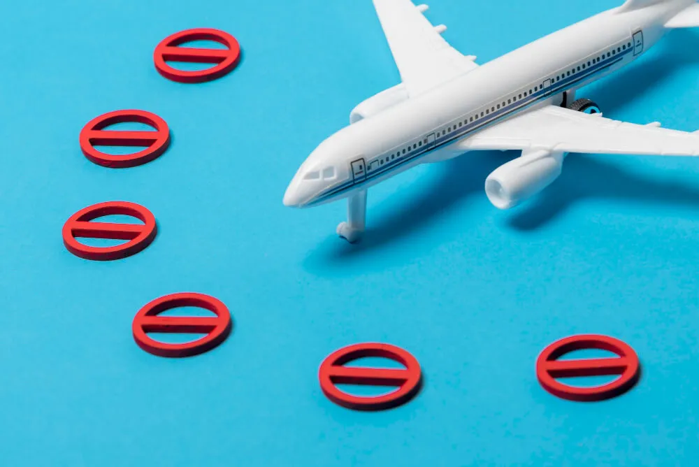 2. Sắc lệnh cấm đi lại: Rào cản làm “đóng băng” hệ thống hồ sơ