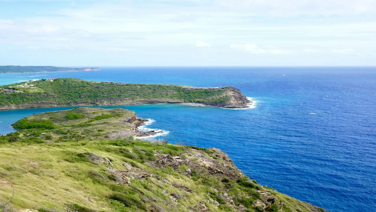 Bờ biển Antigua và Barbuda trong bài cập nhật chương trình nhập tịch