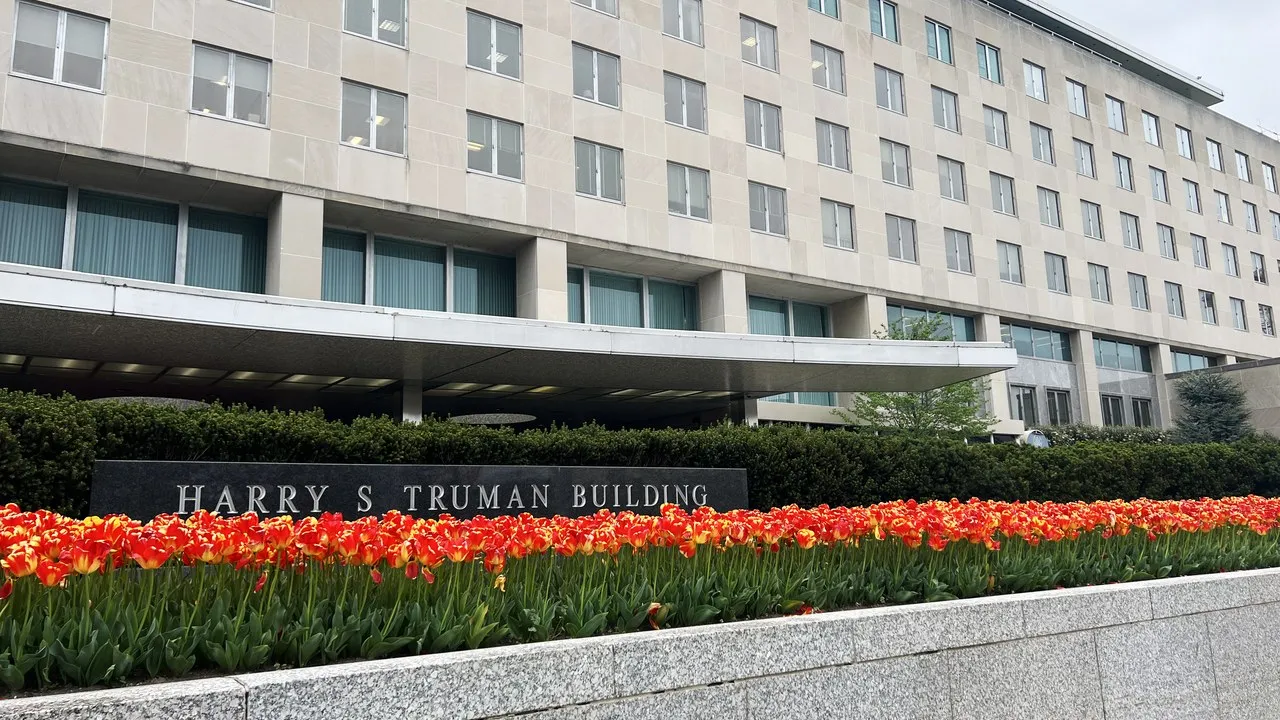Mặt ngoài trụ sở Bộ Ngoại giao Mỹ tại Washington, D.C.
